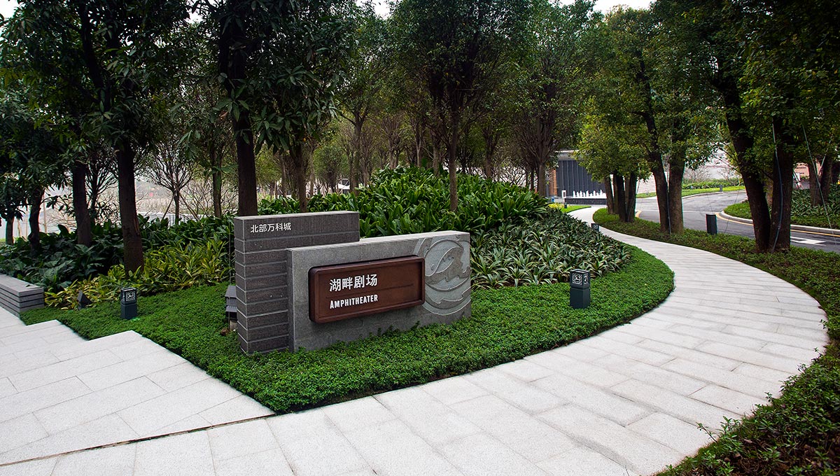 蓝狮在线浅谈色彩对蓝狮注册设计的重要性